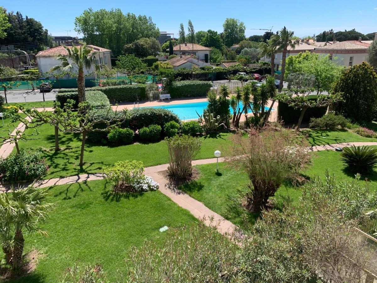 Studio De Standing Climatise, Avec Piscine, Proche De La Mer Frejus Bagian luar foto