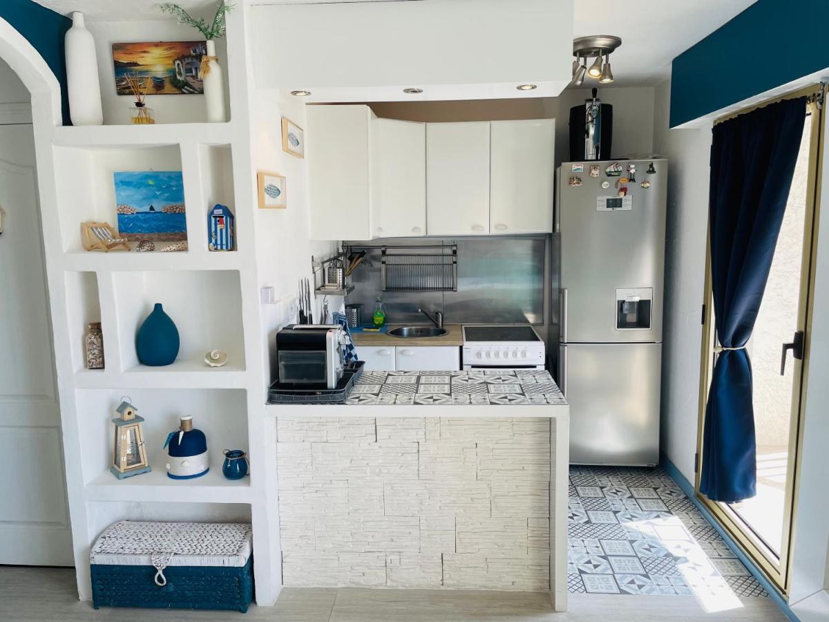 Studio De Standing Climatise, Avec Piscine, Proche De La Mer Frejus Bagian luar foto